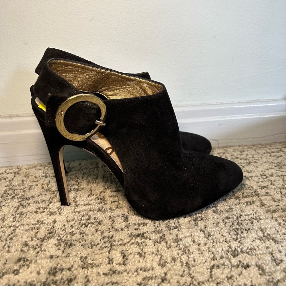 Sam Edelman Julian Black Velvet Gold Buckle Heels Size 6